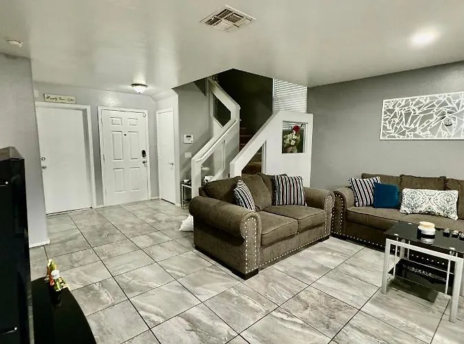 West Phx Cozy King With Private Bathroom Inside A House Phoenix