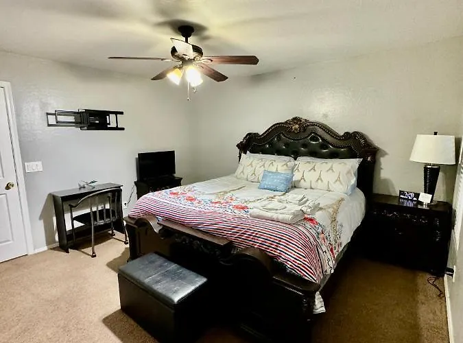 West Phx Cozy King With Private Bathroom Inside A House *